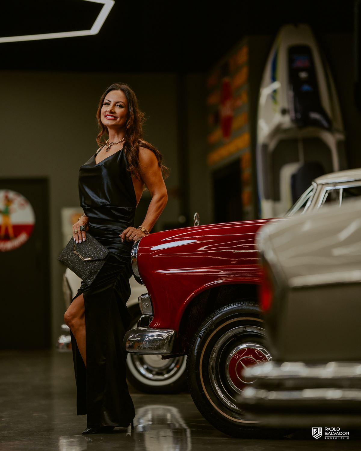 festa das amigas com tema de máscara em indaial no museu de carros antigos, fotos ensaio feminino com carros antigos, ensaio pessoal, fotos da festa, blumenau, itapema, praia, fotografo de casamento