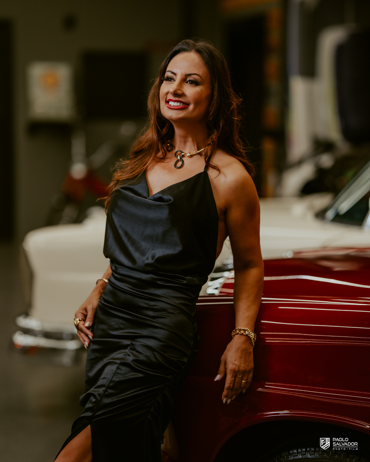 festa das amigas com tema de máscara em indaial no museu de carros antigos, fotos ensaio feminino com carros antigos, ensaio pessoal, fotos da festa, blumenau, itapema, praia, fotografo de casamento