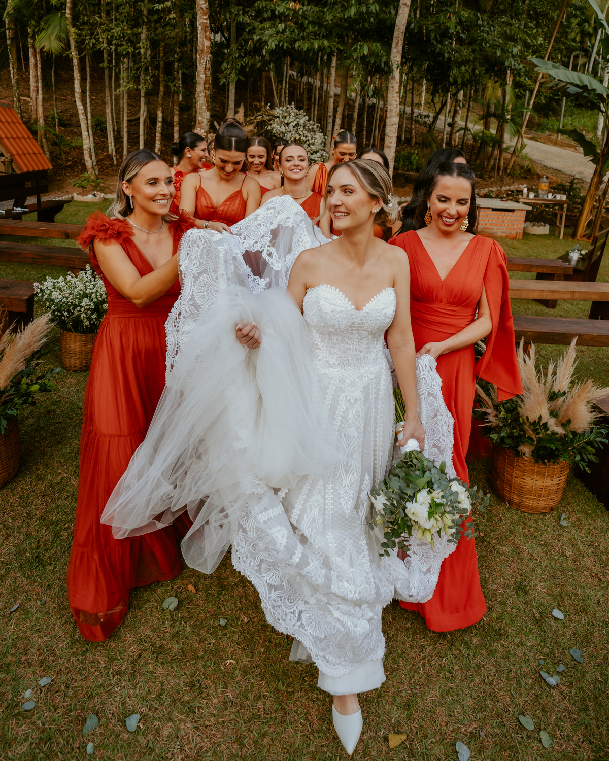 fotografia-de-casamento-em-timbo-sc-mini-wedding-intimista-no-sitio-da-familia-da-noiva-cerimonia-ao-ar-livre-anna-e-marco-fotografo-de-casamento-em-blumenau-e-vale-europeu