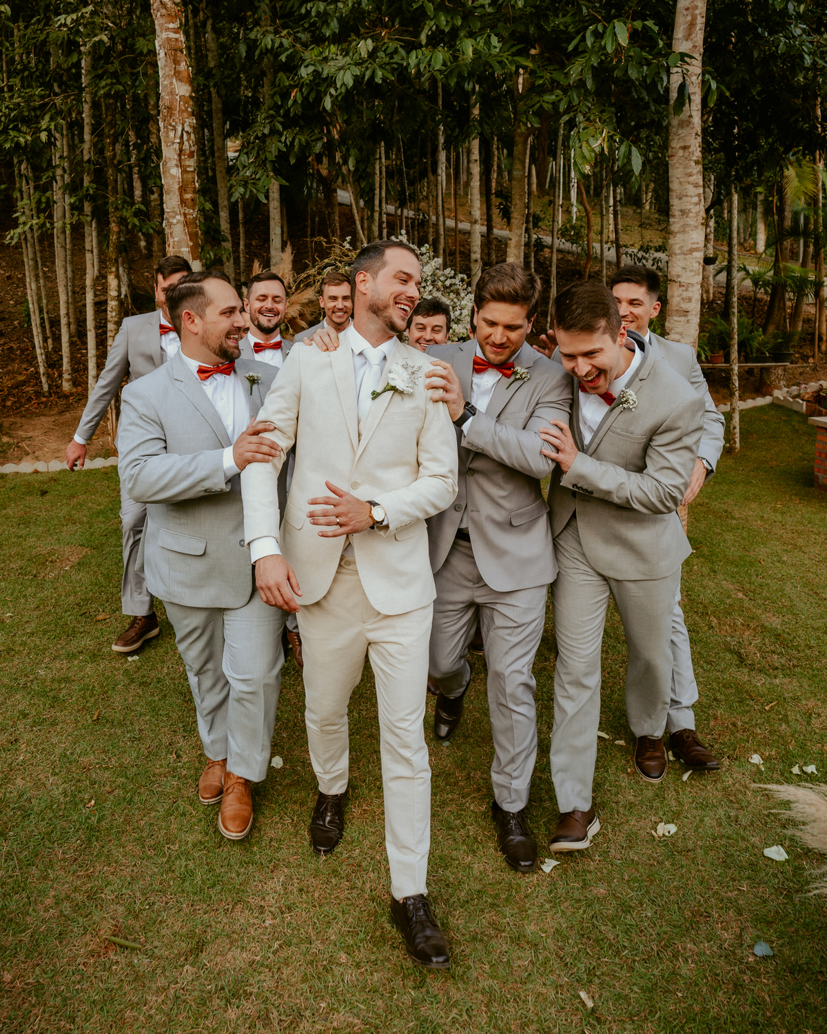 fotografia-de-casamento-em-timbo-sc-mini-wedding-intimista-no-sitio-da-familia-da-noiva-cerimonia-ao-ar-livre-anna-e-marco-fotografo-de-casamento-em-blumenau-e-vale-europeu