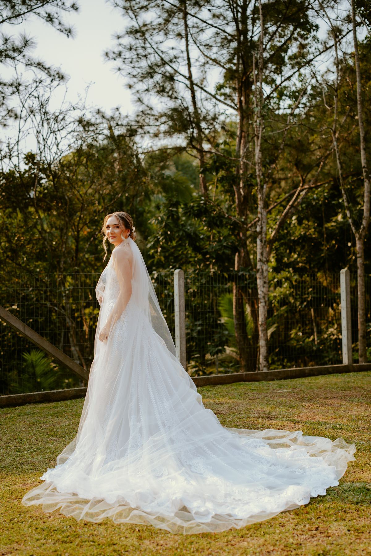 mini-wedding-em-timbo-santa-catarina-casamento-intimista-no-sitio-da-familia-da-noiva-cerimonia-ao-ar-livre-anna-e-marco-fotografo-de-casamento-em-timbo-regiao-de-blumenau-vale-europeu