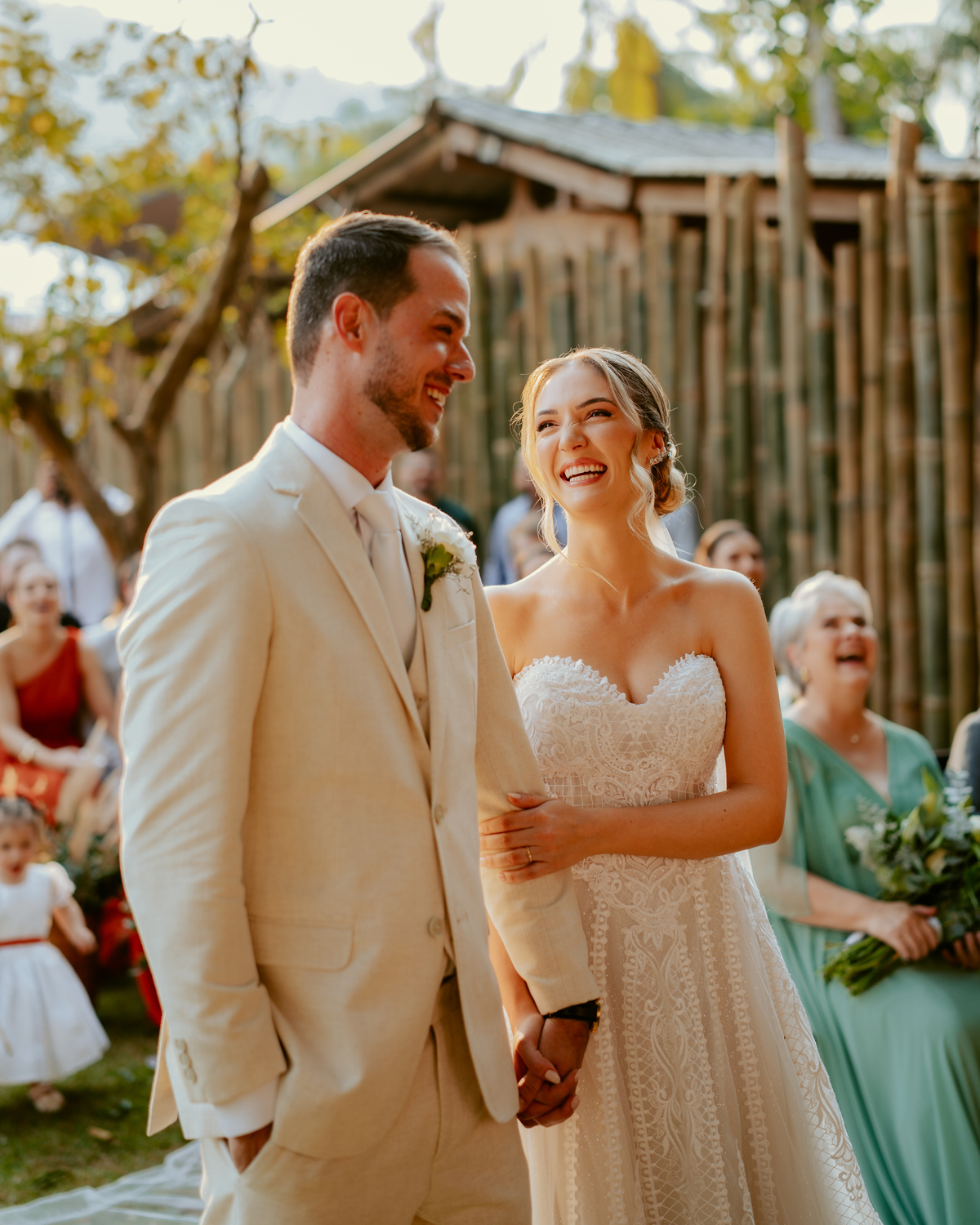 mini-wedding-em-timbo-santa-catarina-casamento-intimista-no-sitio-da-familia-da-noiva-cerimonia-ao-ar-livre-anna-e-marco-fotografo-de-casamento-em-timbo-regiao-de-blumenau-vale-europeu