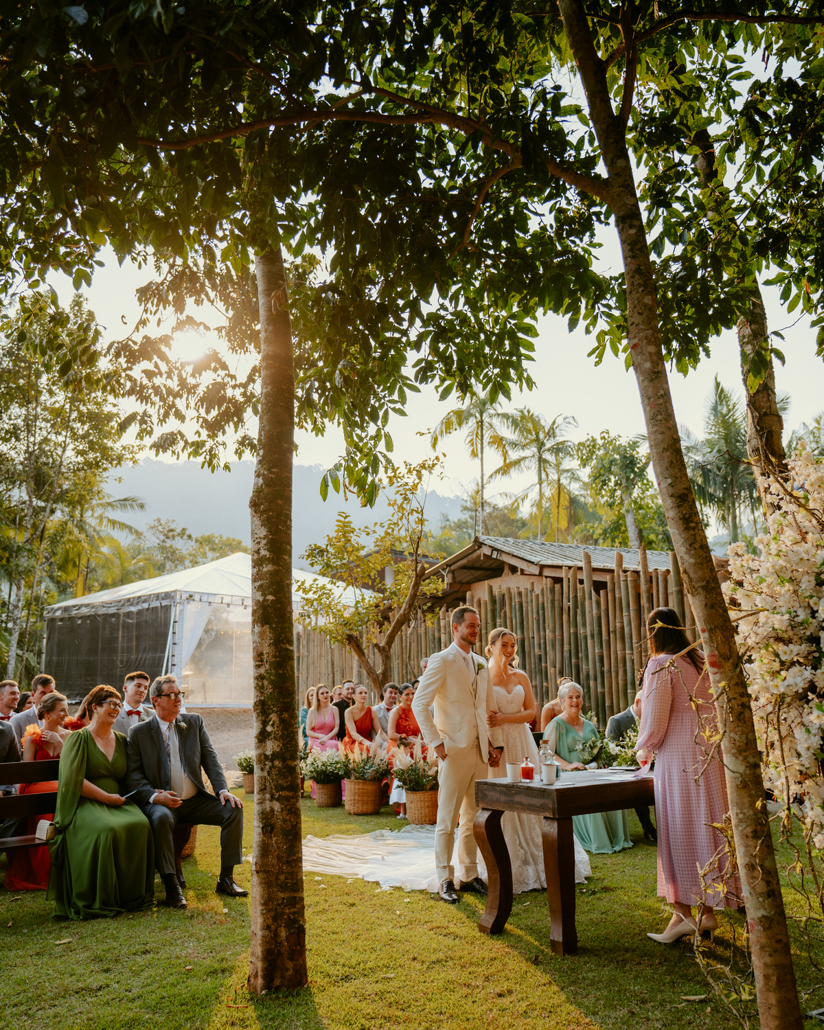 mini-wedding-em-timbo-santa-catarina-casamento-intimista-no-sitio-da-familia-da-noiva-cerimonia-ao-ar-livre-anna-e-marco-fotografo-de-casamento-em-timbo-regiao-de-blumenau-vale-europeu