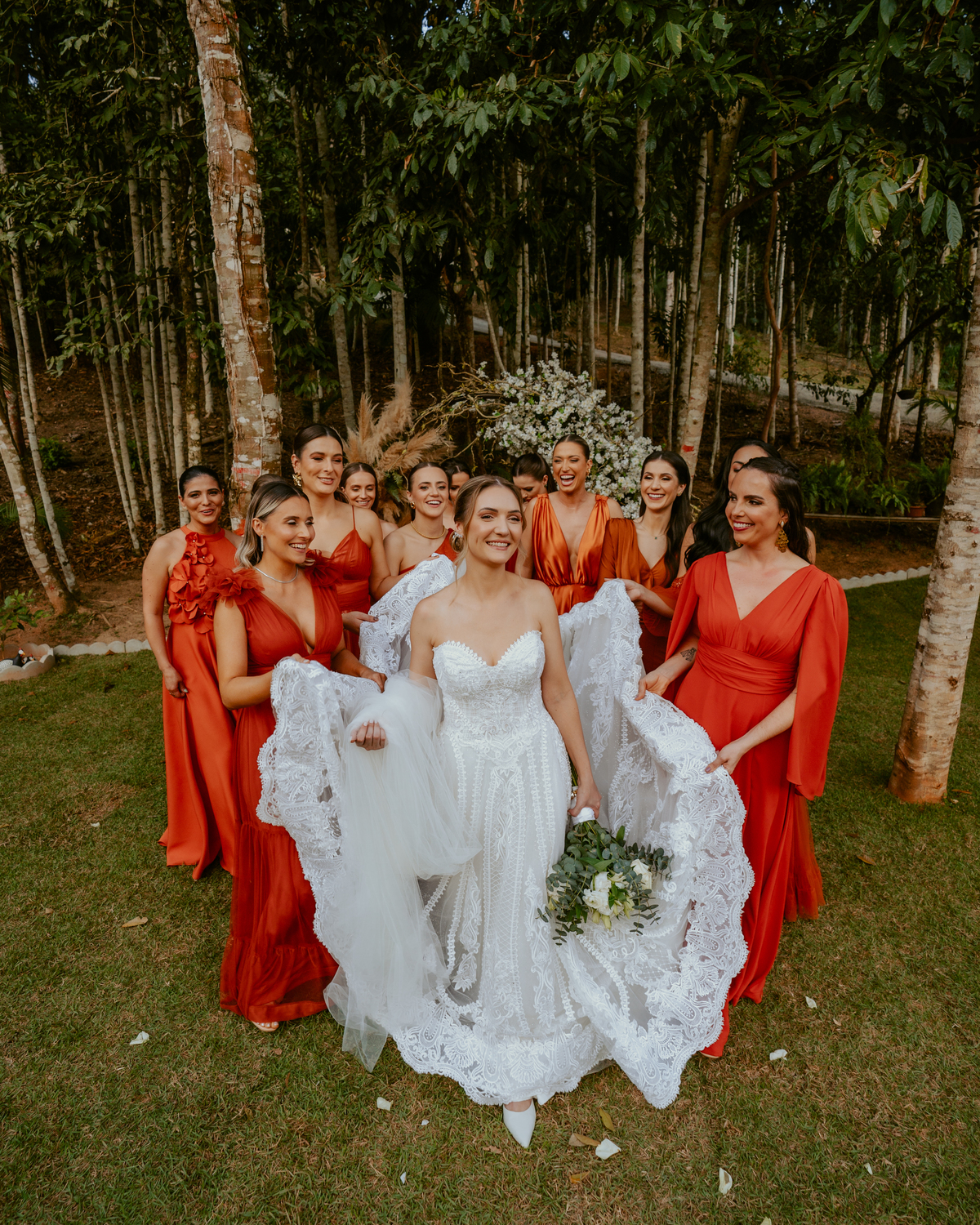 casamento-intimista-no-sitio-da-familia-em-timbo-santa-catarina-mini-wedding-anna-e-marco-cerimonia-ao-ar-livre-fotografia-de-casamento-no-vale-europeu