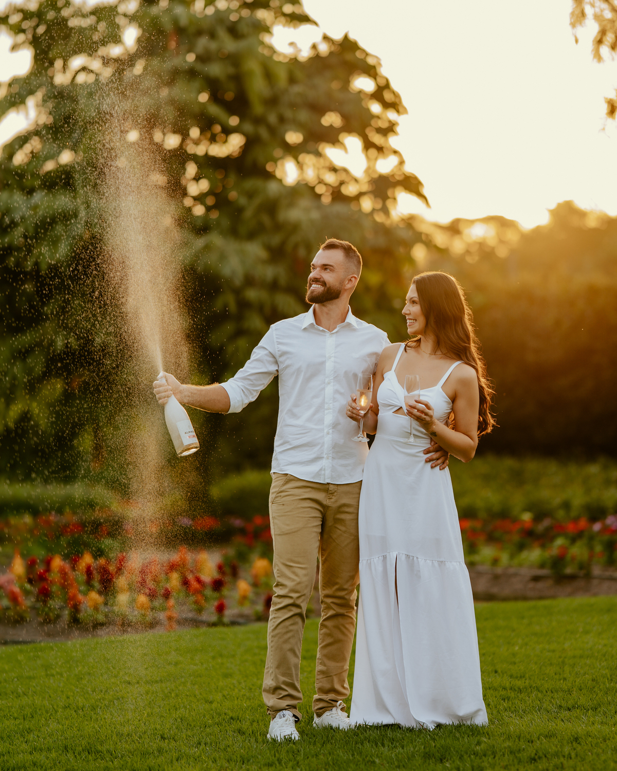pre-wedding-no-jardim-dos-girassois-parque-hemero-joinville-ensaio-romantico-de-casal-vanessa-e-alex-fotografo-de-casamento-joinville-jaragua-do-sul