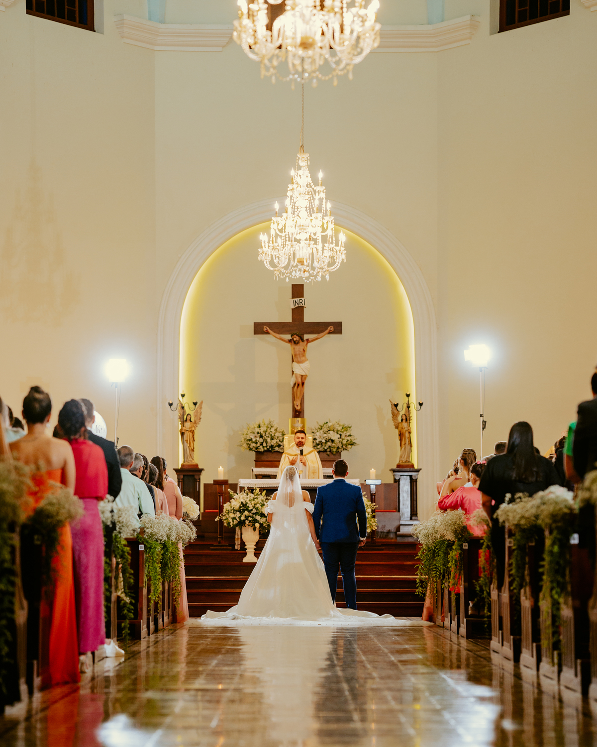 casamento-kamila-e-neto-em-luiz-alves-sc-cerimonia-na-igreja-sao-vicente-de-paulo-fotografia-de-casamento-vale-europeu