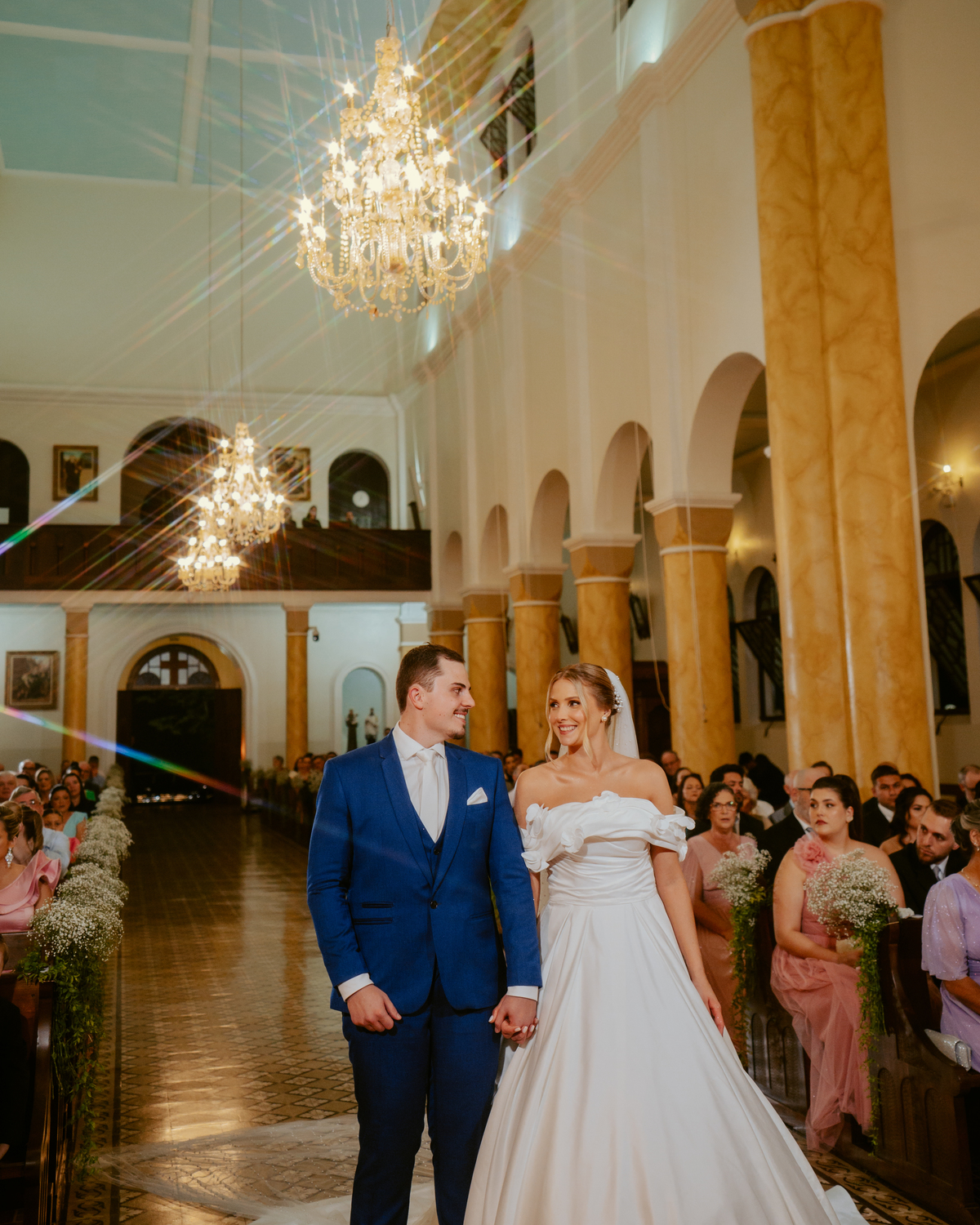 casamento-kamila-e-neto-em-luiz-alves-sc-cerimonia-na-igreja-sao-vicente-de-paulo-fotografia-de-casamento-vale-europeu