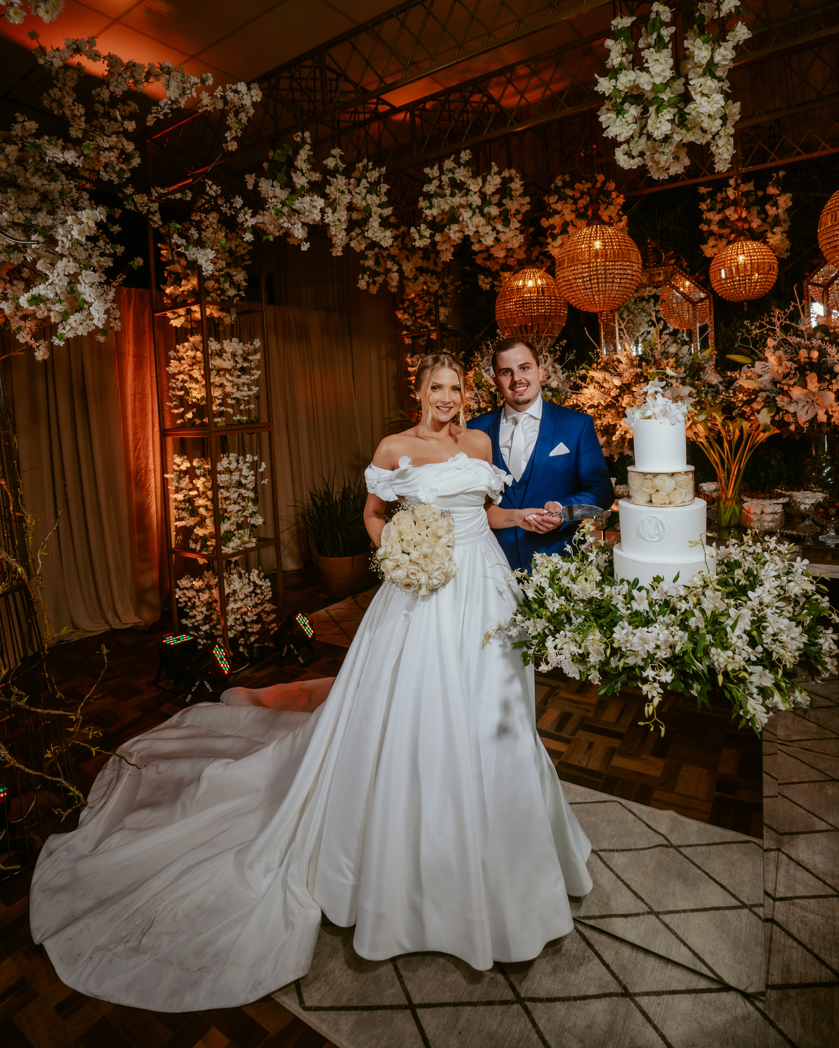 casamento-kamila-e-neto-na-sociedade-seral-em-luiz-alves-sc-festa-de-casamento-com-decoracao-assinada-pela-silvana-decoradora-de-blumenau-fotografia-de-casamento-no-vale-europeu-santa-catarina-celebracao-com-amigos-e-familiares