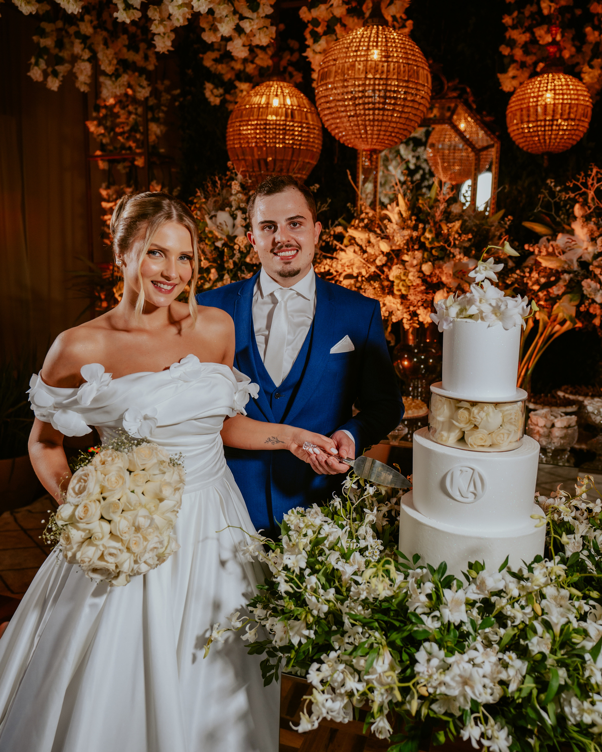 festa-de-casamento-na-sociedade-seral-em-luiz-alves-santa-catarina-decoracao-elegante-da-silvana-decoradora-de-blumenau-celebracao-do-casamento-de-kamila-e-neto-no-vale-europeu-fotografia-de-casamento-sc