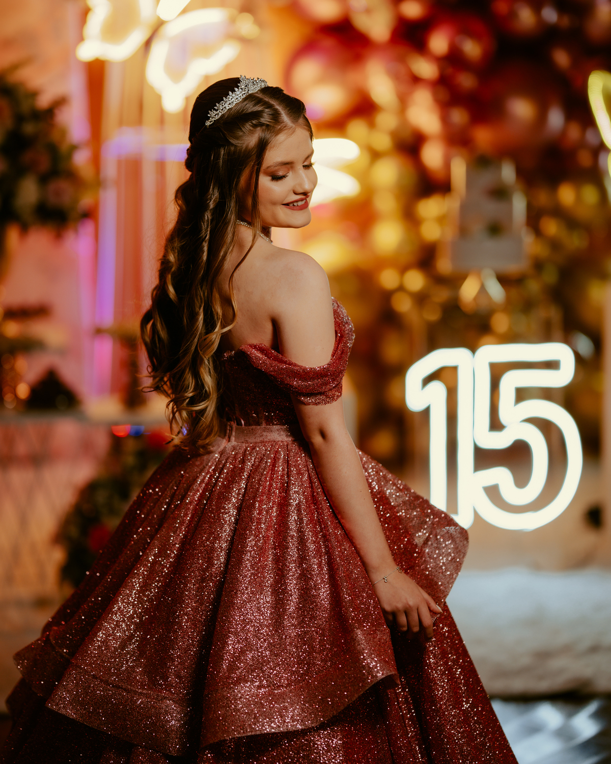 otos-fotografia-fotografo-de-15-anos-priscila-festa-de-debutante-em-rodeio-sc-adecio-cozina-moser-vale-europeu-santa-catarina-blumenau-balneario-camboriu-itajai-itapema-joinville-vestido-versat-alta-costura-indaial-making-of-salao-ld-decoracao-pink-blue-r