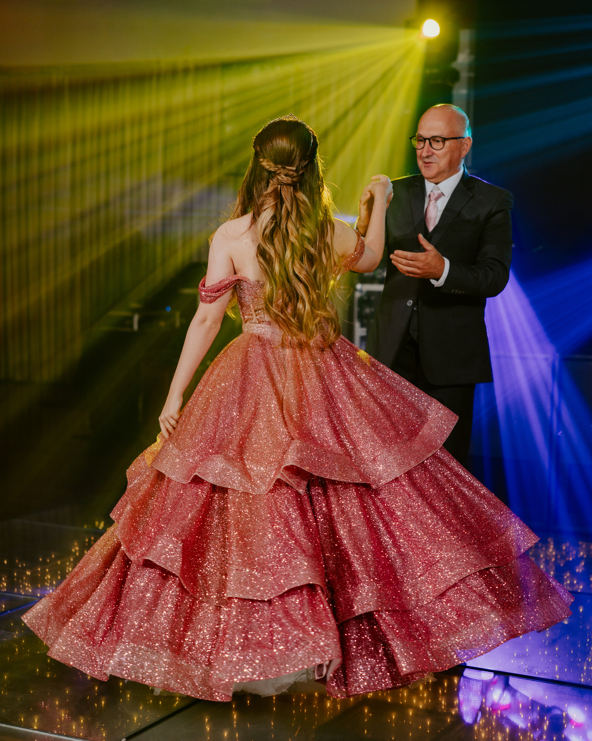 otos-fotografia-fotografo-de-15-anos-priscila-festa-de-debutante-em-rodeio-sc-adecio-cozina-moser-vale-europeu-santa-catarina-blumenau-balneario-camboriu-itajai-itapema-joinville-vestido-versat-alta-costura-indaial-making-of-salao-ld-decoracao-pink-blue-r