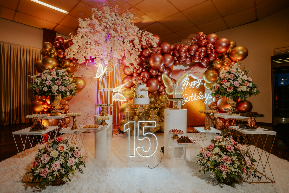 otos-fotografia-fotografo-de-15-anos-priscila-festa-de-debutante-em-rodeio-sc-adecio-cozina-moser-vale-europeu-santa-catarina-blumenau-balneario-camboriu-itajai-itapema-joinville-vestido-versat-alta-costura-indaial-making-of-salao-ld-decoracao-pink-blue-r