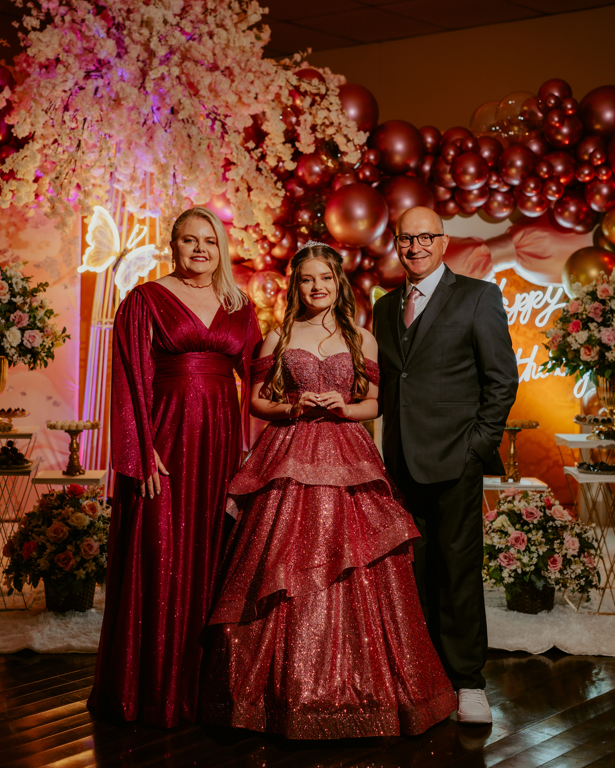 otos-fotografia-fotografo-de-15-anos-priscila-festa-de-debutante-em-rodeio-sc-adecio-cozina-moser-vale-europeu-santa-catarina-blumenau-balneario-camboriu-itajai-itapema-joinville-vestido-versat-alta-costura-indaial-making-of-salao-ld-decoracao-pink-blue-r