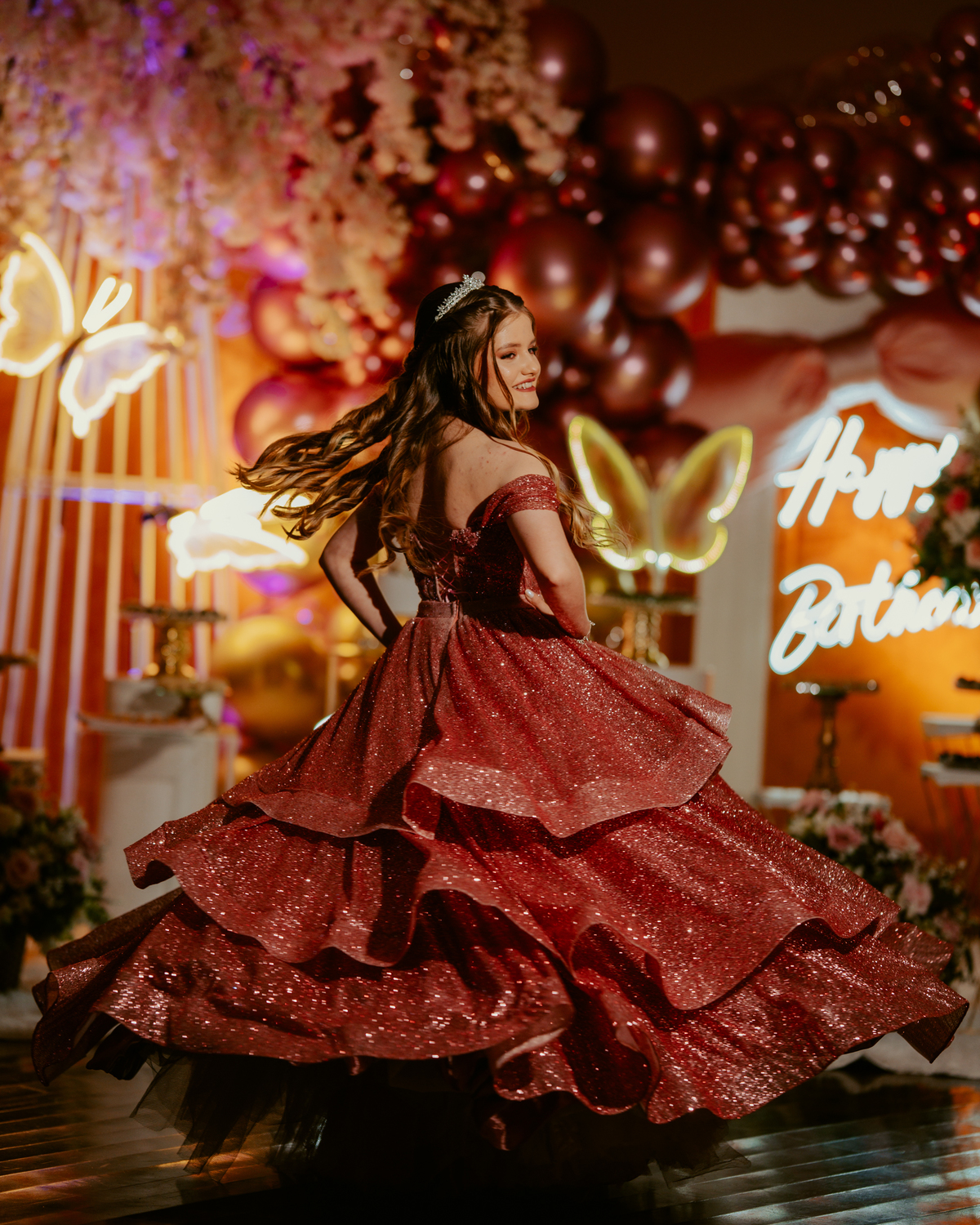 otos-fotografia-fotografo-de-15-anos-priscila-festa-de-debutante-em-rodeio-sc-adecio-cozina-moser-vale-europeu-santa-catarina-blumenau-balneario-camboriu-itajai-itapema-joinville-vestido-versat-alta-costura-indaial-making-of-salao-ld-decoracao-pink-blue-r