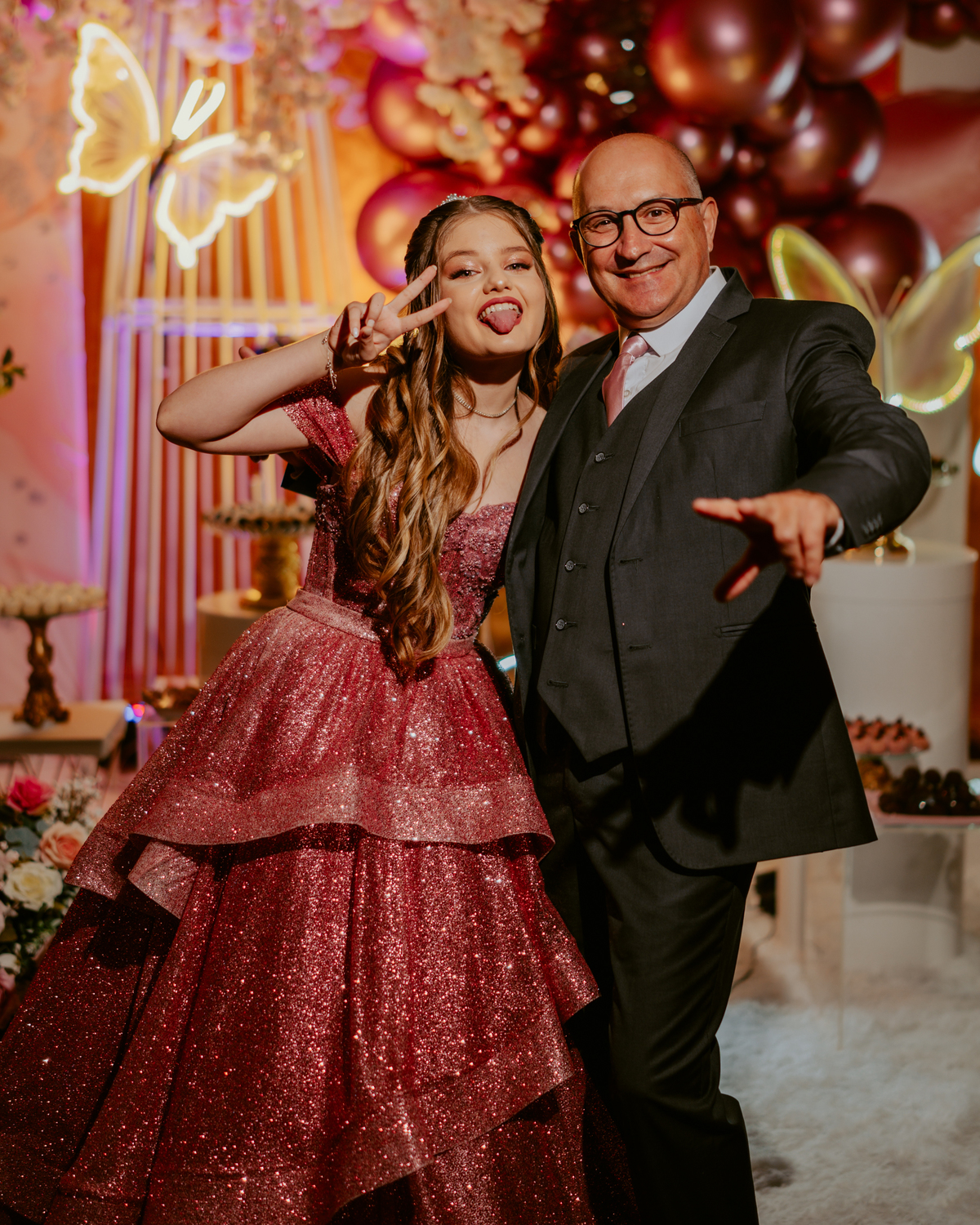 otos-fotografia-fotografo-de-15-anos-priscila-festa-de-debutante-em-rodeio-sc-adecio-cozina-moser-vale-europeu-santa-catarina-blumenau-balneario-camboriu-itajai-itapema-joinville-vestido-versat-alta-costura-indaial-making-of-salao-ld-decoracao-pink-blue-r