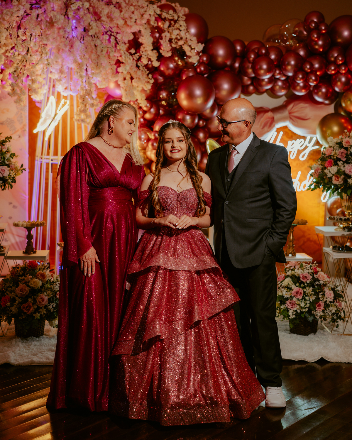 otos-fotografia-fotografo-de-15-anos-priscila-festa-de-debutante-em-rodeio-sc-adecio-cozina-moser-vale-europeu-santa-catarina-blumenau-balneario-camboriu-itajai-itapema-joinville-vestido-versat-alta-costura-indaial-making-of-salao-ld-decoracao-pink-blue-r