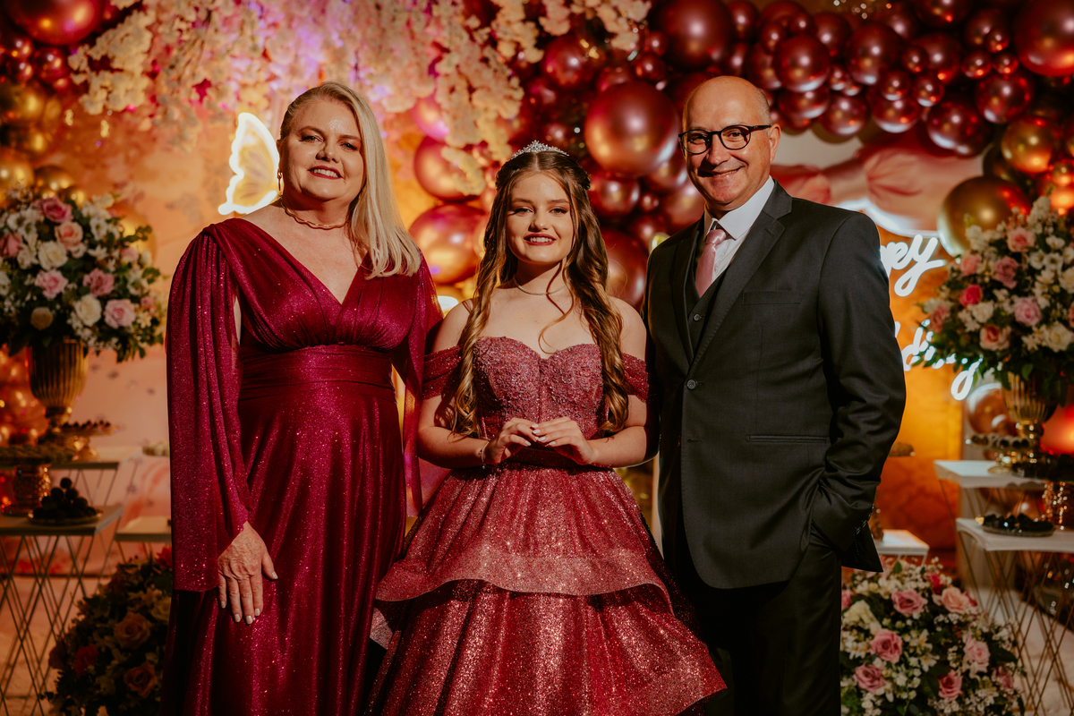 otos-fotografia-fotografo-de-15-anos-priscila-festa-de-debutante-em-rodeio-sc-adecio-cozina-moser-vale-europeu-santa-catarina-blumenau-balneario-camboriu-itajai-itapema-joinville-vestido-versat-alta-costura-indaial-making-of-salao-ld-decoracao-pink-blue-r