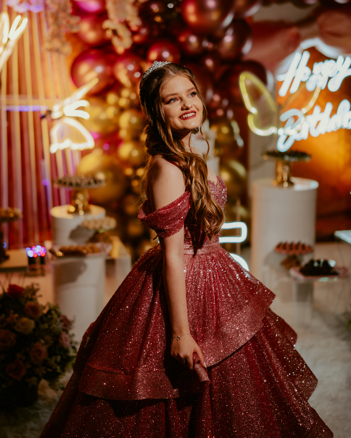 otos-fotografia-fotografo-de-15-anos-priscila-festa-de-debutante-em-rodeio-sc-adecio-cozina-moser-vale-europeu-santa-catarina-blumenau-balneario-camboriu-itajai-itapema-joinville-vestido-versat-alta-costura-indaial-making-of-salao-ld-decoracao-pink-blue-r