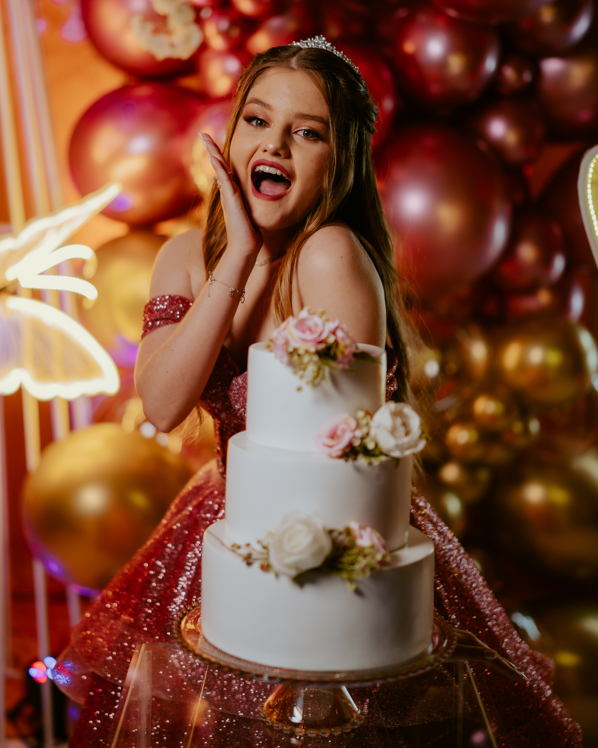 otos-fotografia-fotografo-de-15-anos-priscila-festa-de-debutante-em-rodeio-sc-adecio-cozina-moser-vale-europeu-santa-catarina-blumenau-balneario-camboriu-itajai-itapema-joinville-vestido-versat-alta-costura-indaial-making-of-salao-ld-decoracao-pink-blue-r