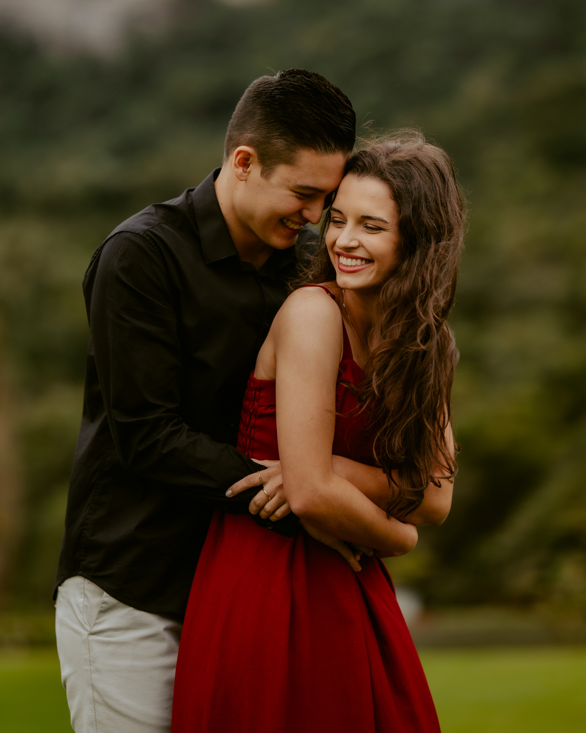 Pré-wedding da Priscila e Tiago no Vale dos Ventos em Rio dos Cedros com cenário natural, lago e jardins, um dos lugares mais procurados para ensaio pré-casamento em Santa Catarina.