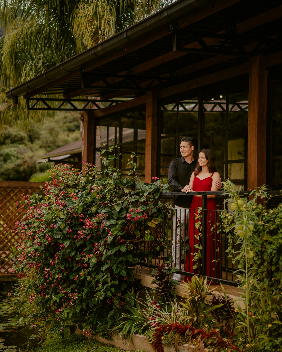 Ensaio pré-wedding da Priscila e Tiago no Vale dos Ventos em Rio dos Cedros, um dos lugares mais lindos de Santa Catarina para ensaio pré-casamento na natureza na região dos lagos do Vale Europeu.