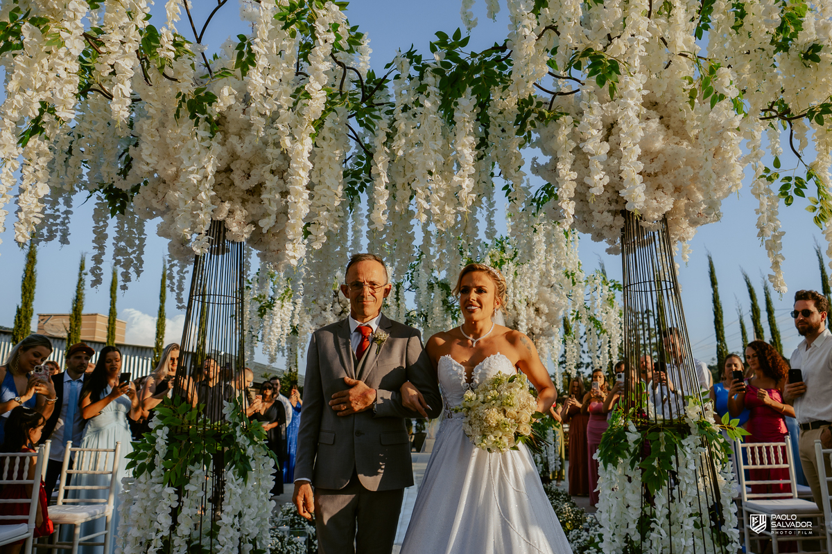Casamento de Andresa e Gabriel no Adesso Cucina Moser em Rodeio Santa Catarina, decoração elegante da Silvana Decorações, cerimônia ao ar livre, wedding e mini-wedding no Vale Europeu, espaço sofisticado para casamentos com fotografia de casamento paolo