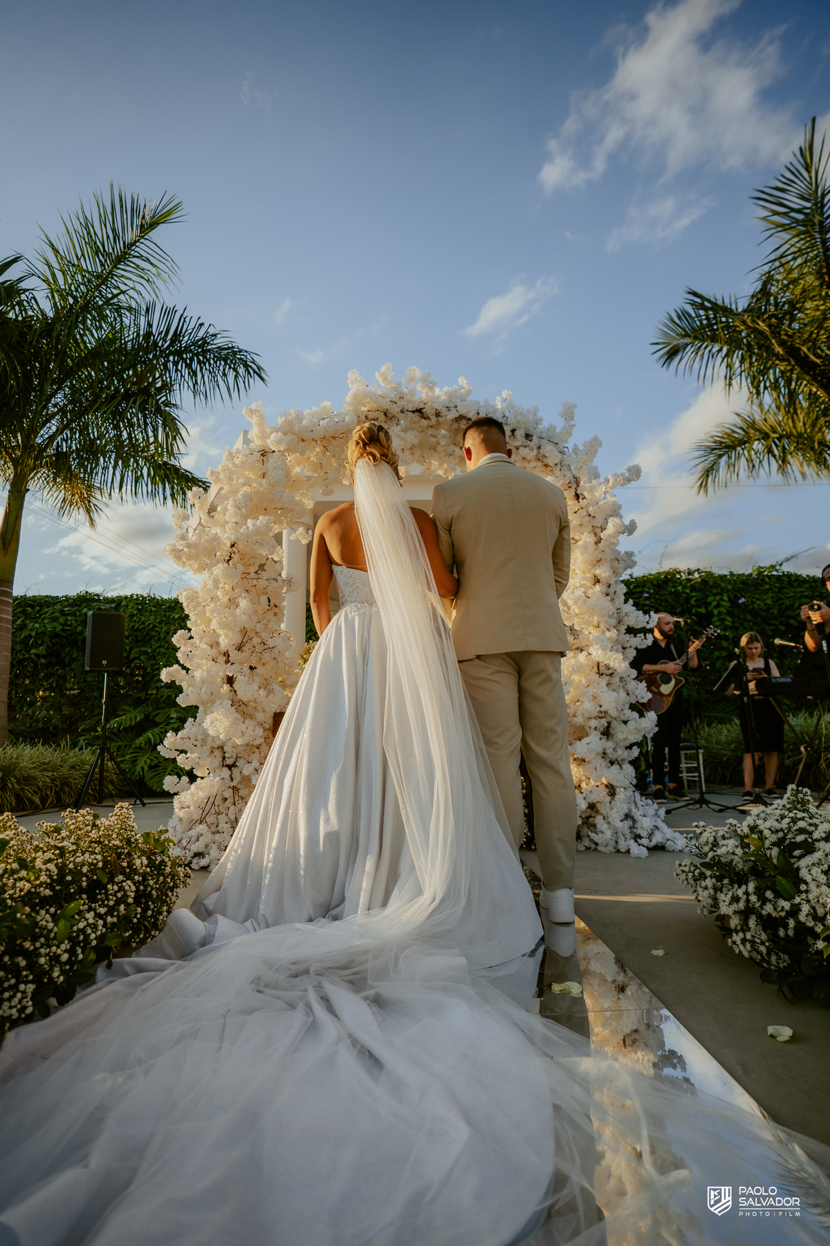 Casamento de Andresa e Gabriel no Adesso Cucina Moser em Rodeio Santa Catarina, decoração elegante da Silvana Decorações, cerimônia ao ar livre, wedding e mini-wedding no Vale Europeu, espaço sofisticado para casamentos com fotografia de casamento paolo