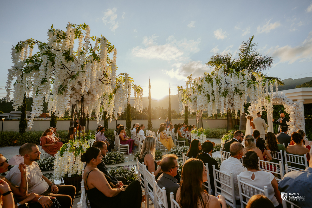 Casamento de Andresa e Gabriel no Adesso Cucina Moser em Rodeio Santa Catarina, decoração elegante da Silvana Decorações, cerimônia ao ar livre, wedding e mini-wedding no Vale Europeu, espaço sofisticado para casamentos com fotografia de casamento paolo