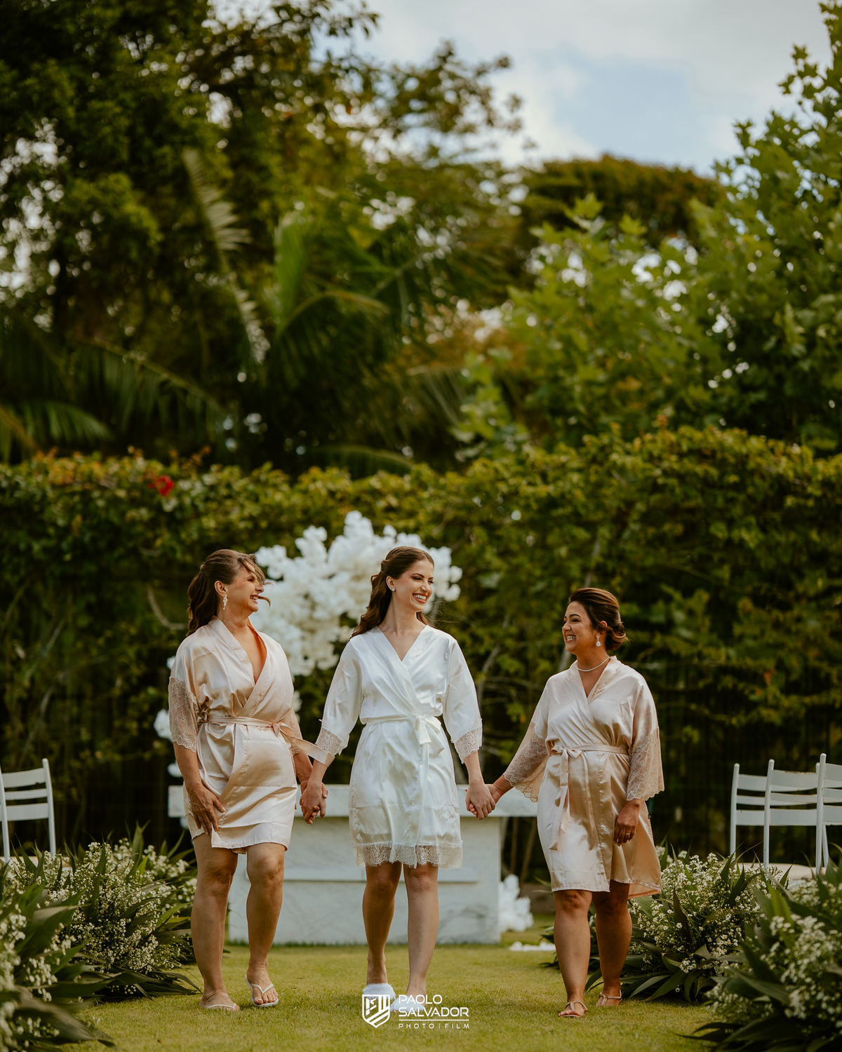 Making of da noiva em casamento no Colina Eventos em Brusque SC, preparação com madrinhas e família, maquiagem e cabelo profissional, fotografia de casamento em Brusque, Itajaí, Itapema e região