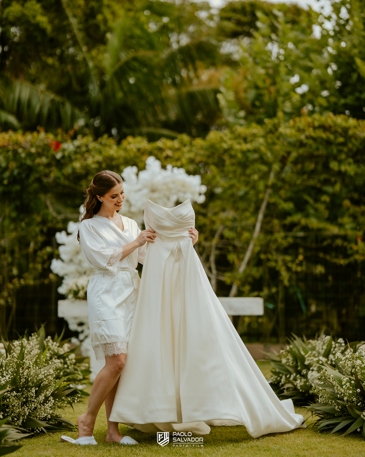 Making of da noiva em casamento no Colina Eventos em Brusque SC, preparação com madrinhas e família, maquiagem e cabelo profissional, fotografia de casamento em Brusque, Itajaí, Itapema e região