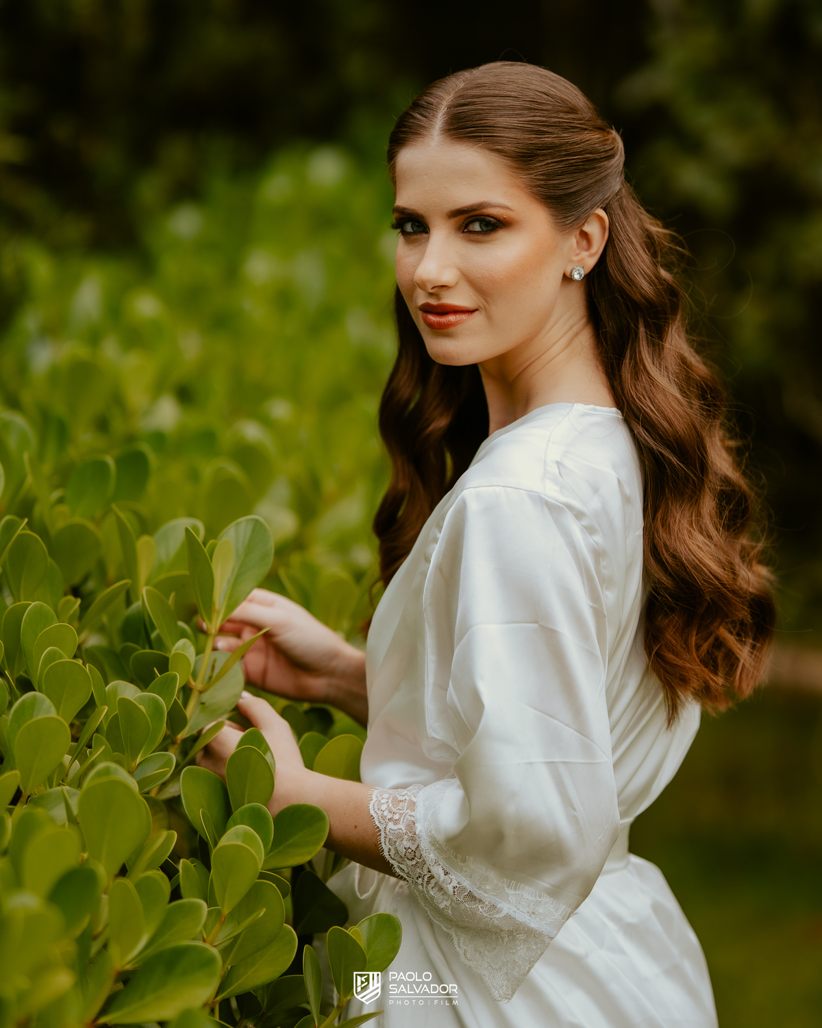 Making of da noiva em casamento no Colina Eventos em Brusque SC, preparação com madrinhas e família, maquiagem e cabelo profissional, fotografia de casamento em Brusque, Itajaí, Itapema e região