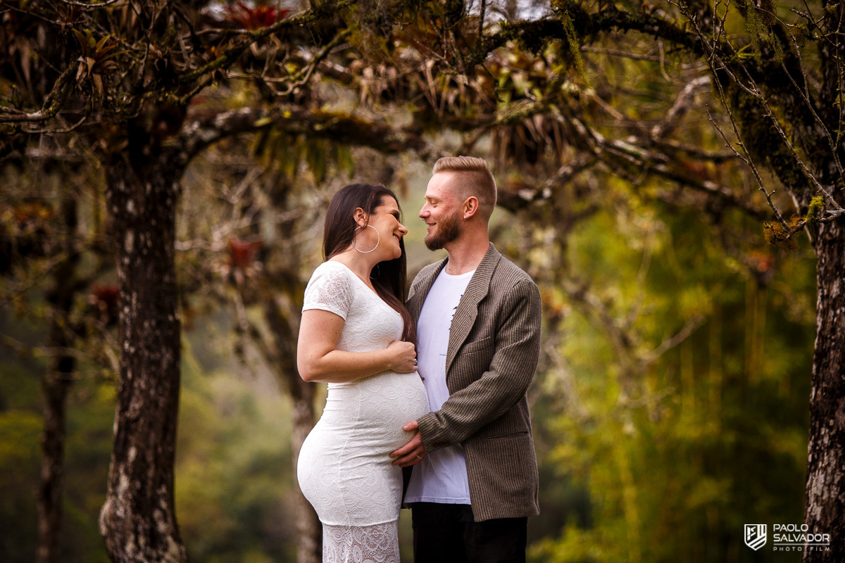ensaio gestante na cachoeira formosa em rio dos cedros na região dos lagos em santa catarina. Ensaio Gestante Externo - Vanessa + Max = Bernardo na Cachoeira Formosa. Paolo Salvador Fotógrafo. Ensaio Fotográfico de gestante em Rio dos Cedros - SC