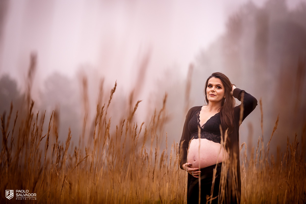 ensaio gestante na cachoeira formosa em rio dos cedros na região dos lagos em santa catarina. Ensaio Gestante Externo - Vanessa + Max = Bernardo na Cachoeira Formosa. Paolo Salvador Fotógrafo. Ensaio Fotográfico de gestante em Rio dos Cedros - SC