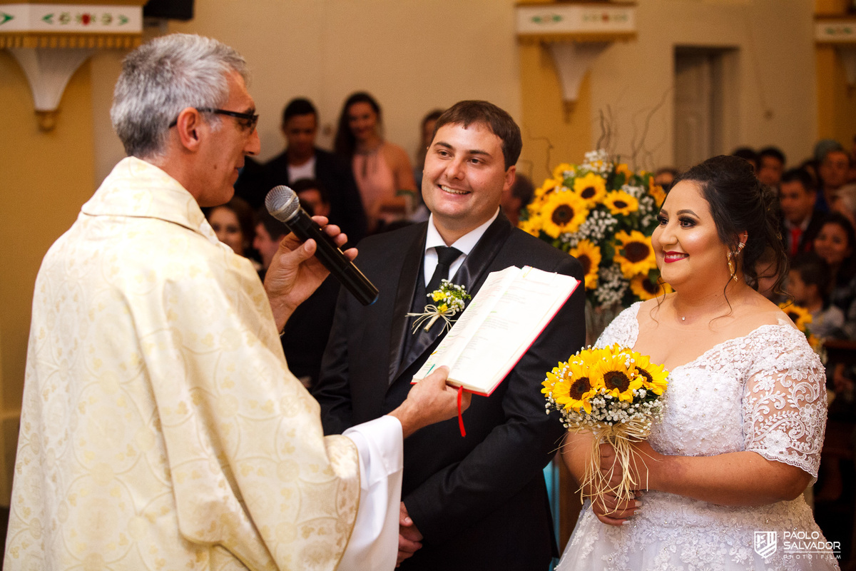 Casamento no Recanto Tirol em Timbó. Fotos de casamento em Timbó, Casamento Franciele e Leandro Igreja Sagrado Coração de Jesus. Fotógrafo Paolo Salvador, Making Of de noiva no Park Hotel Timbó. Paolo Salvador Photo Film