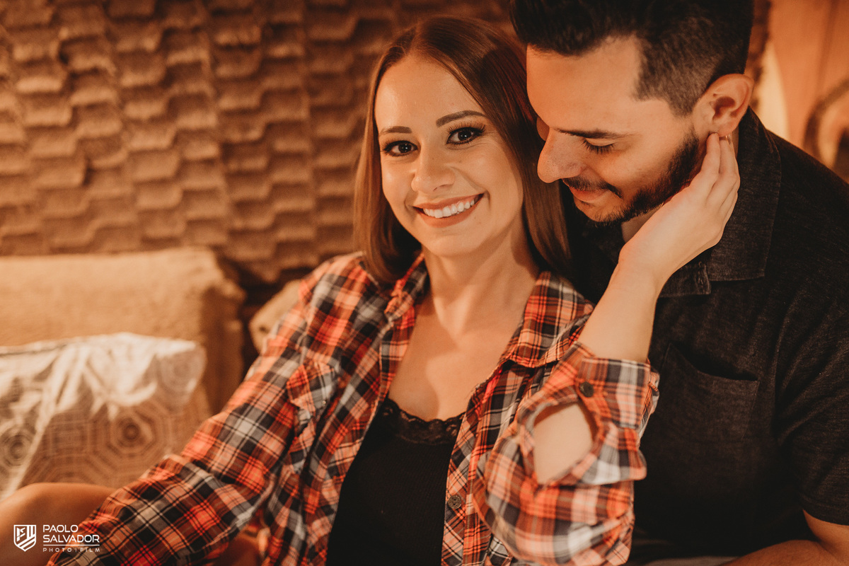 Ensaio de casal em chalé, ensaio pré-wedding cabanas rio dos cedros, fotos de ensaio de casal em chalés, ensaio intimo de casal em banheira, cabanas rio dos cedros, região dos lados, rio dos cedros, fotógrafo paolo salvador. pré-wedding em chalé