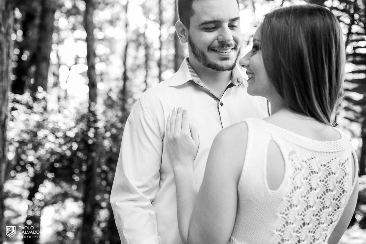 Ensaio de casal em chalé, ensaio pré-wedding cabanas rio dos cedros, fotos de ensaio de casal em chalés, ensaio intimo de casal em banheira, cabanas rio dos cedros, região dos lados, rio dos cedros, fotógrafo paolo salvador. pré-wedding em chalé