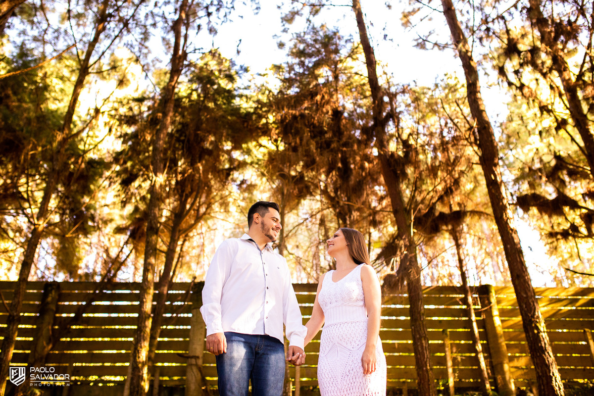 Ensaio de casal em chalé, ensaio pré-wedding cabanas rio dos cedros, fotos de ensaio de casal em chalés, ensaio intimo de casal em banheira, cabanas rio dos cedros, região dos lados, rio dos cedros, fotógrafo paolo salvador. pré-wedding em chalé
