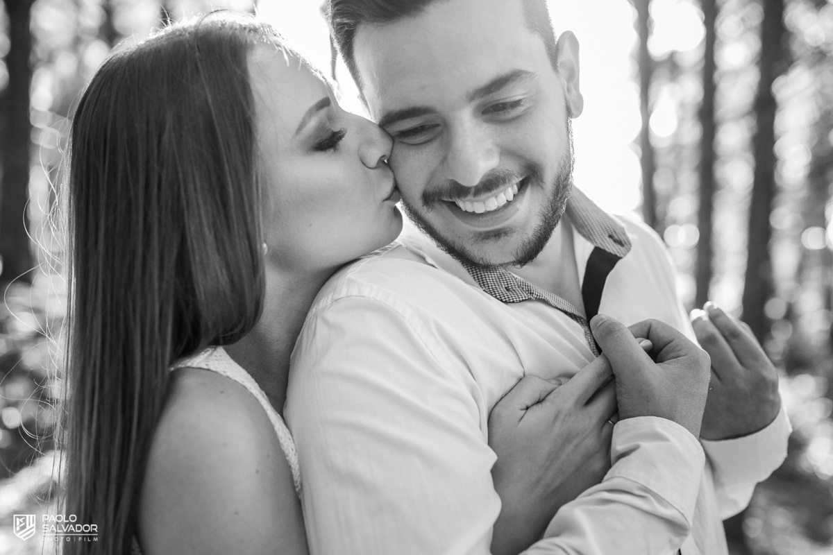 Ensaio de casal em chalé, ensaio pré-wedding cabanas rio dos cedros, fotos de ensaio de casal em chalés, ensaio intimo de casal em banheira, cabanas rio dos cedros, região dos lados, rio dos cedros, fotógrafo paolo salvador. pré-wedding em chalé