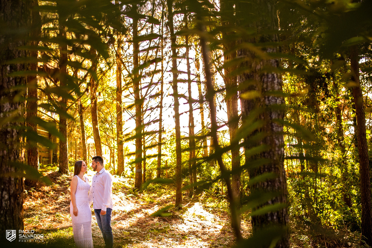 Ensaio de casal em chalé, ensaio pré-wedding cabanas rio dos cedros, fotos de ensaio de casal em chalés, ensaio intimo de casal em banheira, cabanas rio dos cedros, região dos lados, rio dos cedros, fotógrafo paolo salvador. pré-wedding em chalé