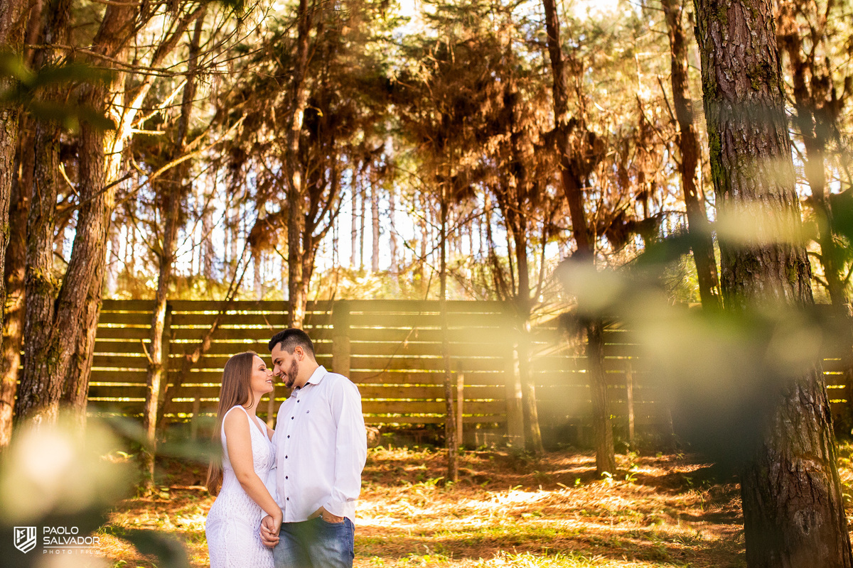 Ensaio de casal em chalé, ensaio pré-wedding cabanas rio dos cedros, fotos de ensaio de casal em chalés, ensaio intimo de casal em banheira, cabanas rio dos cedros, região dos lados, rio dos cedros, fotógrafo paolo salvador. pré-wedding em chalé