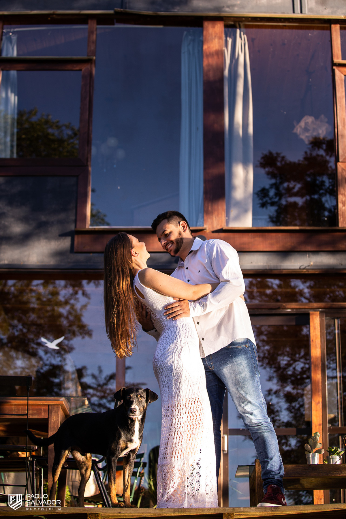 Ensaio de casal em chalé, ensaio pré-wedding cabanas rio dos cedros, fotos de ensaio de casal em chalés, ensaio intimo de casal em banheira, cabanas rio dos cedros, região dos lados, rio dos cedros, fotógrafo paolo salvador. pré-wedding em chalé