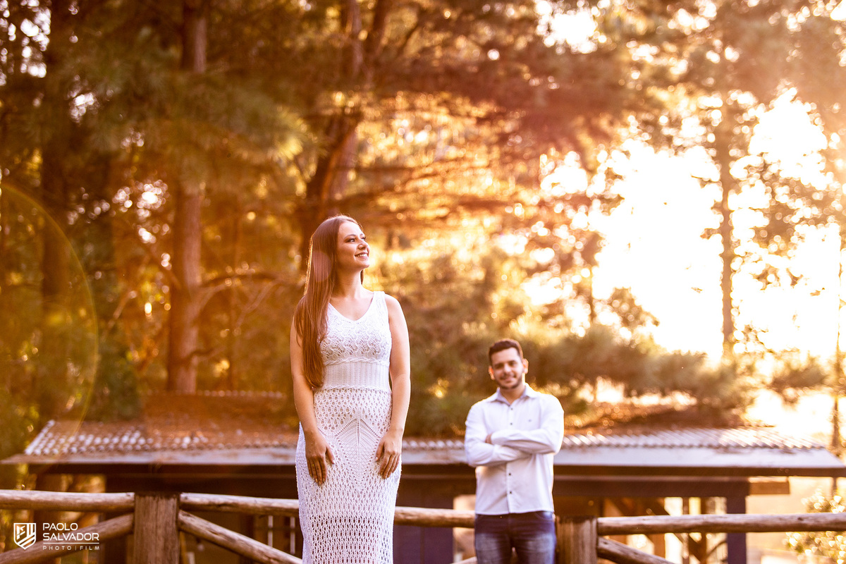 Ensaio de casal em chalé, ensaio pré-wedding cabanas rio dos cedros, fotos de ensaio de casal em chalés, ensaio intimo de casal em banheira, cabanas rio dos cedros, região dos lados, rio dos cedros, fotógrafo paolo salvador. pré-wedding em chalé