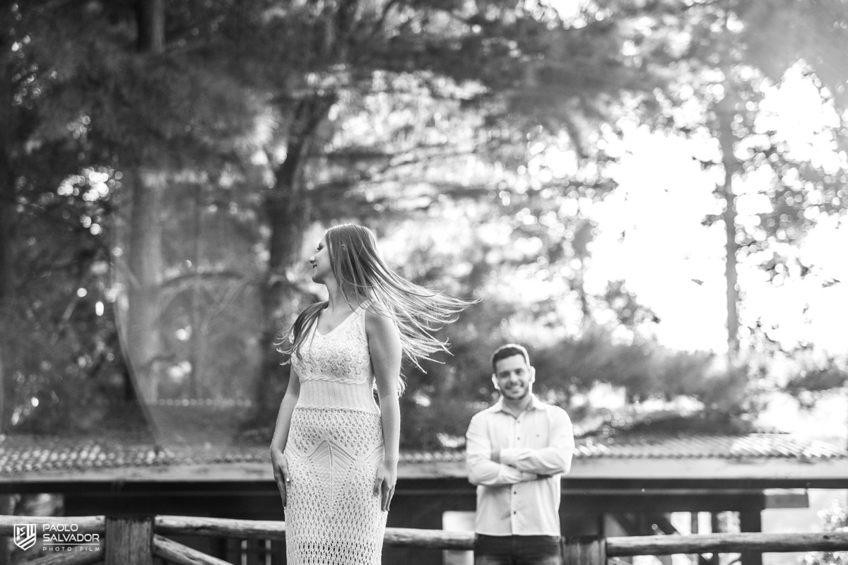 Ensaio de casal em chalé, ensaio pré-wedding cabanas rio dos cedros, fotos de ensaio de casal em chalés, ensaio intimo de casal em banheira, cabanas rio dos cedros, região dos lados, rio dos cedros, fotógrafo paolo salvador. pré-wedding em chalé
