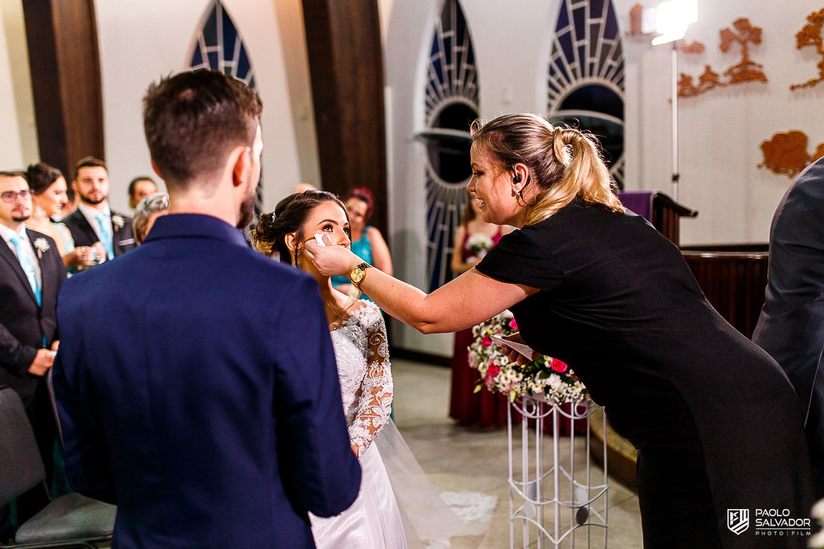 Fotos de casamento em Timbó, Making of da noiva no espaço sottile, maquiagem de casamento Thais Manarin, fotos casamento salão tirol, igreja lar rodeio 12, wedding luana e jackson, fotógrafo paolo salvador. fotos de casamento ponte thapyoka em timbó - sc
