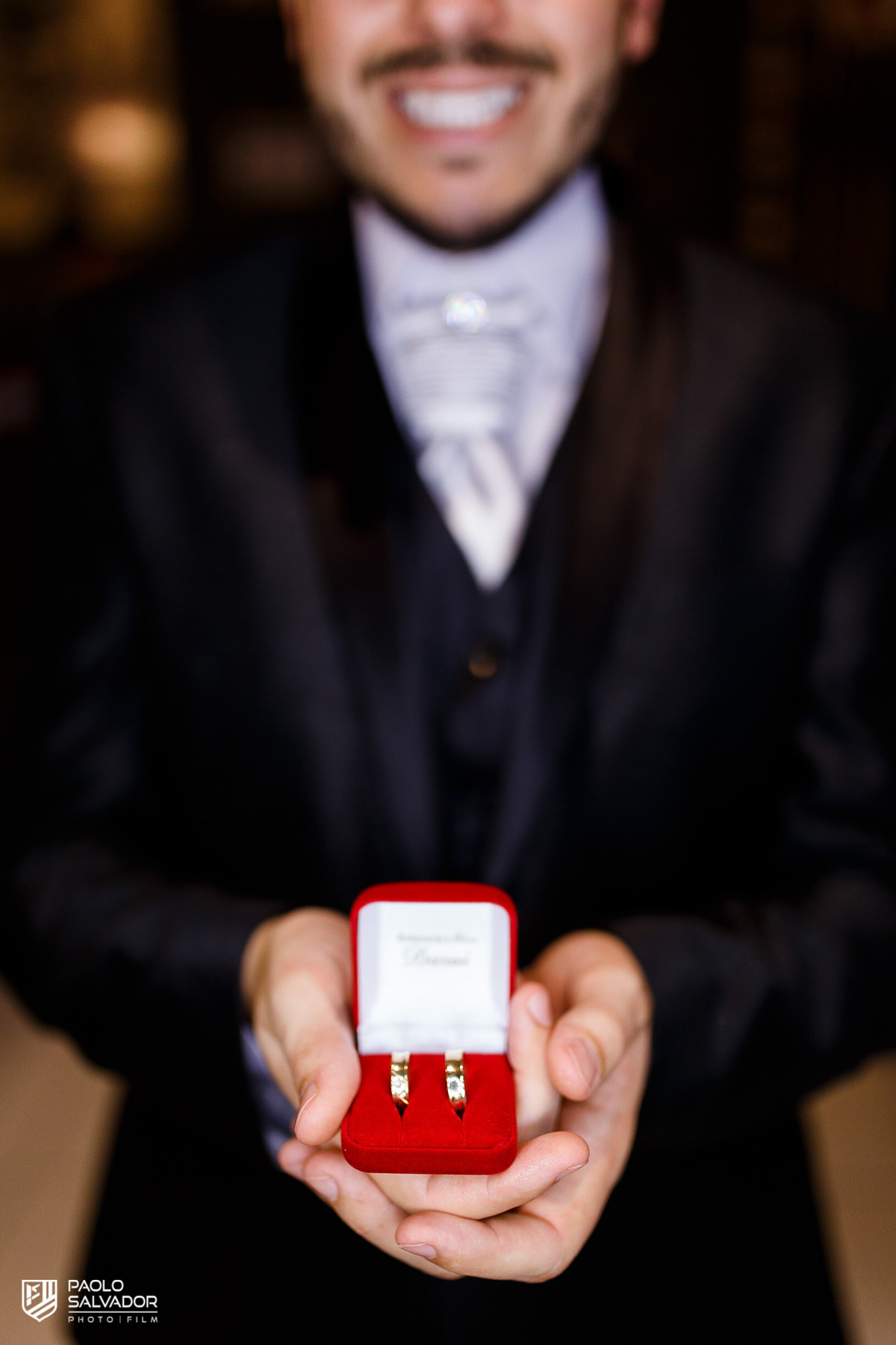 fotos de casamento em timbó blumenau indaial - making of do noivo - Jota barber shop - dia da noiva atelie maria silva - fotografia de casamento gélica e douglas -  igreja lar rodeio 12 - fotógrafo de casamento paolo salvador - wedding blumenau