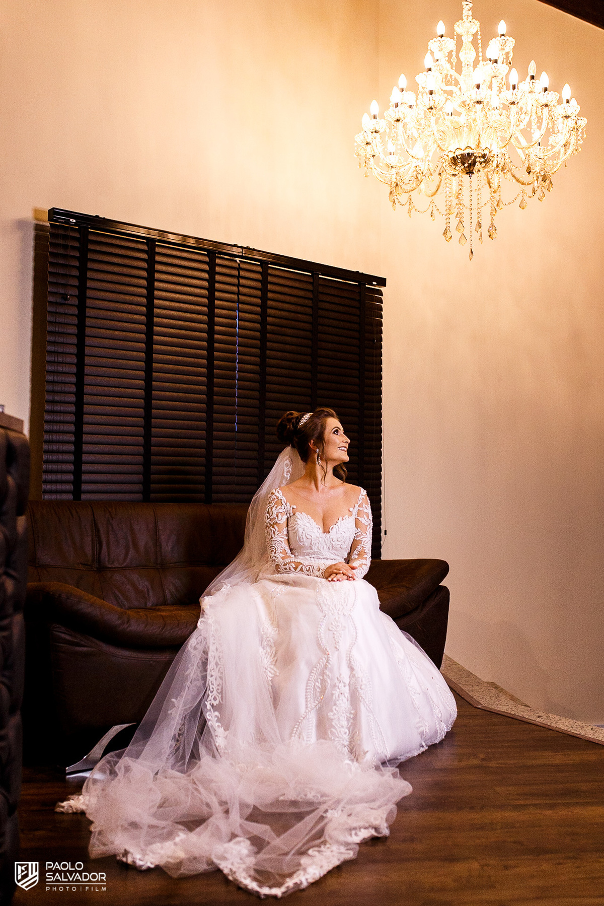 fotos de casamento em timbó blumenau indaial - making of do noivo - Jota barber shop - dia da noiva atelie maria silva - fotografia de casamento gélica e douglas -  igreja lar rodeio 12 - fotógrafo de casamento paolo salvador - wedding blumenau