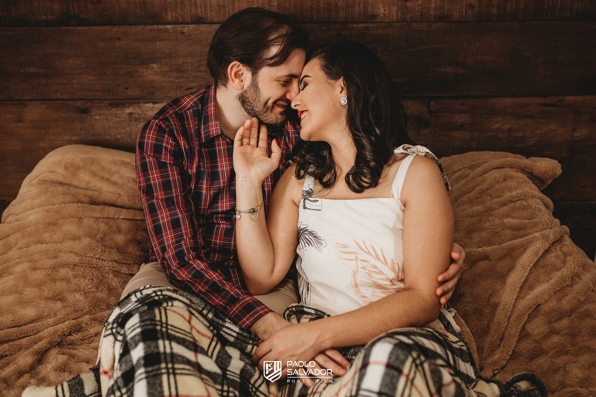 fotos de casamento vale dos ventos rio dos cedros, ensaio de casal no campo, pré-wedding com cachorro, pré-casamento mariane e jonas na pousada na região dos lagos - fotógrafo de casamento blumenau Indaial timbó - paolo salvador foto e vídeo de casamento 