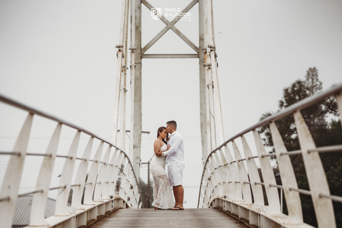 ensaio de casal em são chico, fotos pré-wedding em são francisco do sul no centro histórico, pré-casamento marianne e leonardo, fotos de casamento blumenau timbó indaial, fótografo de casamento timbó paolo salvador - ensaio casal criativo na praia 