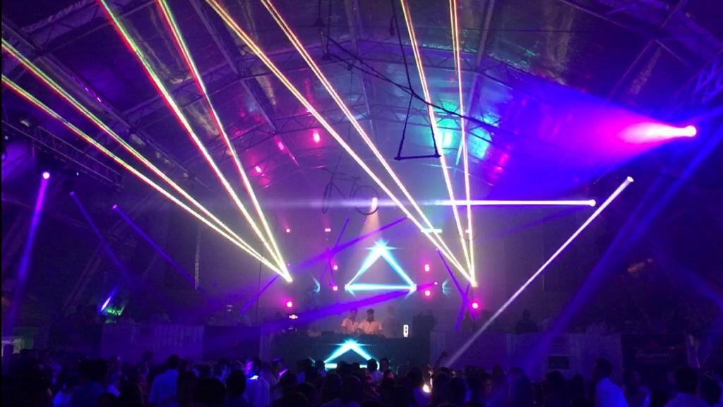 PAINEL DE LED VISUAL LED LOCAÇAO RS RIO GRANDE DO SUL CANOAS PORTO ALEGRE FORMATURA 15 ANOS CASAMENTO SHOW LASER LED PAINEL DE TETO HOUSE DE LED PAINEL DE LED DE ABRIR ST PRODUÇOES GUADALAJARA DIFFOCUS