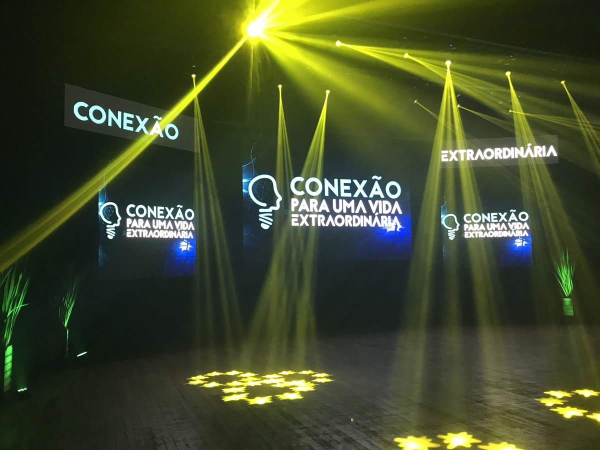 PAINEL DE LED VISUAL LED LOCAÇAO RS RIO GRANDE DO SUL CANOAS PORTO ALEGRE FORMATURA 15 ANOS CASAMENTO SHOW LASER LED PAINEL DE TETO HOUSE DE LED PAINEL DE LED DE ABRIR ST PRODUÇOES GUADALAJARA DIFFOCUS